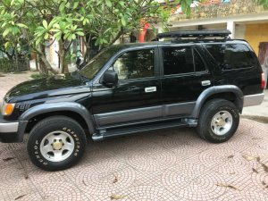 Toyota 4 Runner SR5 4WD 2000 - Cần bán xe Toyota 4 Runner SR5 4WD máy dầu đời 2000, màu đen, xe nhập, giá cạnh tranh