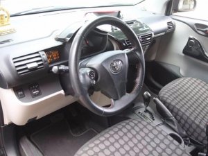 Toyota IQ 2011 - Chính chủ bán Toyota IQ đời 2011, màu đen, xe nhập