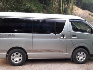 Toyota Hiace 2.5 2006 - Bán xe Toyota Hiace 2.5 đời 2006, màu bạc chính chủ, 290 triệu