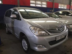 Toyota Innova J 2007 - Bán Toyota Innova J năm 2007, màu bạc 