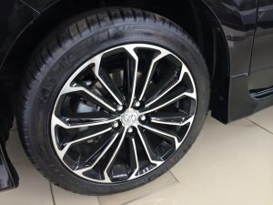 Toyota Corolla Altis 2017 - Toyota Corolla Altis 1.8 CVT 2018, mẫu xe toàn cầu, có đủ màu, khuyến mãi lớn, giao xe ngay