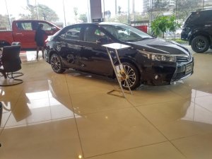 Toyota Corolla Altis 2017 - Toyota Corolla Altis 1.8 CVT 2018, mẫu xe toàn cầu, có đủ màu, khuyến mãi lớn, giao xe ngay