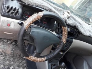 Toyota Corolla 2002 - Bán xe Toyota Corolla đời 2002, màu trắng, giá 179tr