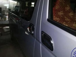 Toyota Hiace 2015 - Cần bán gấp Toyota Hiace đời 2015, màu bạc chính chủ, giá chỉ 905 triệu