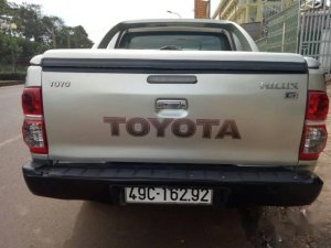 Toyota Hilux 2011 - Bán Toyota Hilux đời 2011, màu vàng cát