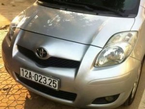 Toyota Yaris   2010 - Bán xe Toyota Yaris 2010, màu bạc, xe nhập