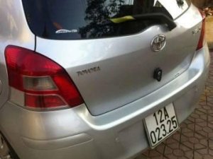 Toyota Yaris   2010 - Bán xe Toyota Yaris 2010, màu bạc, xe nhập