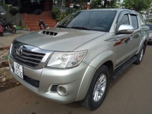 Toyota Hilux 2011 - Bán Toyota Hilux đời 2011, màu vàng cát
