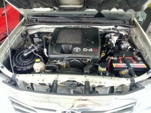 Toyota Hilux 2011 - Bán Toyota Hilux đời 2011, màu vàng cát