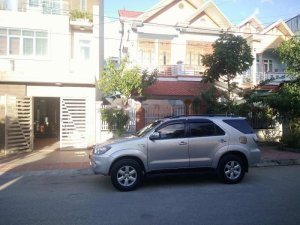 Toyota Fortuner 2011 - Bán Toyota Fortuner đời 2011, màu bạc