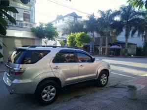 Toyota Fortuner 2011 - Bán Toyota Fortuner đời 2011, màu bạc