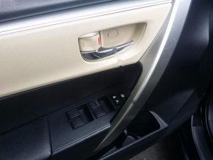 Toyota Corolla Altis 1.8G AT 2016 - Cần bán xe Toyota Corolla Altis 1.8G AT năm 2016, màu đen số tự động