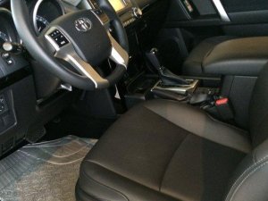 Toyota Land Cruiser AT 2016 - Cần bán lại xe Toyota Land Cruiser năm 2016, màu đen số tự động