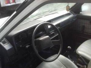 Toyota Corolla Altis 1986 - Bán Toyota Corolla Altis đời 1986, màu trắng xe gia đình, giá tốt
