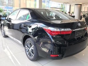Toyota Corolla Altis 1.8 CVT 2017 - Cần bán xe Toyota Corolla altis 1.8 CVT đời 2017, màu đen