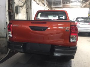 Toyota Hilux 2.4 2018 - Bán Toyota Hilux 2.4 Sx 2018, số tự động, máy dầu, đủ màu, xe nhập giao ngay