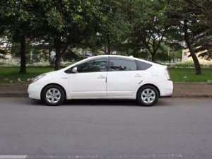 Toyota Prius 2005 - Bán Toyota Prius đời 2005, màu trắng, nhập khẩu nguyên chiếc