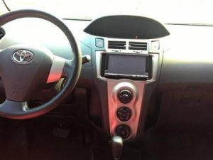 Toyota Yaris   2009 - Bán Toyota Yaris đời 2009, màu đỏ