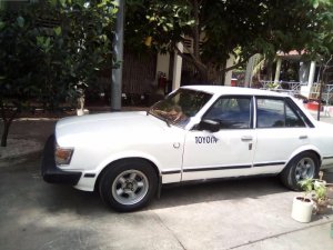 Toyota Camry 1981 - Cần bán lại xe Toyota Camry năm 1981, màu trắng, nhập khẩu, 30tr