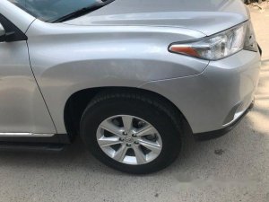 Toyota Highlander 2.7AT 2013 - Bán ô tô Toyota Highlander 2.7AT đời 2013, màu bạc