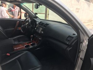 Toyota Highlander 2.7AT  2013 - Cần bán gấp Toyota Highlander 2.7AT 2013, màu bạc, nhập khẩu nguyên chiếc