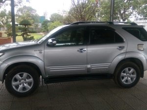 Toyota Fortuner 2011 - Cần bán Toyota Fortuner đời 2011, màu bạc, nhập khẩu, giá cạnh tranh