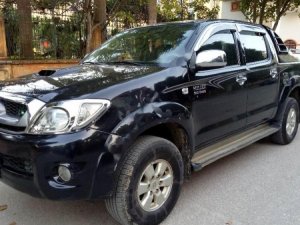 Toyota Hilux 2010 - Bán Toyota Hilux sản xuất 2010, màu đen, xe nhập 