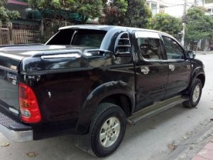 Toyota Hilux 2010 - Bán Toyota Hilux sản xuất 2010, màu đen, xe nhập 