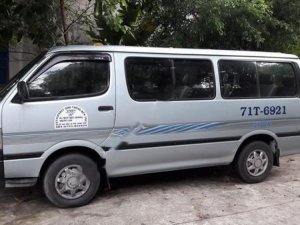 Toyota Hiace 2001 - Bán Toyota Hiace đời 2001, màu bạc 