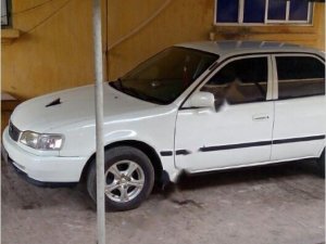 Toyota Corolla 2001 - Bán Toyota Corolla đời 2001, màu trắng, xe nhập xe gia đình, giá tốt