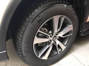 Toyota RAV4 2017 - Cần bán xe Toyota RAV4 đời 2017, màu trắng, nhập khẩu