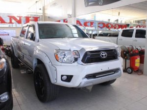 Toyota Tacoma 2015 - Cần bán xe Toyota Tacoma đời 2015, màu trắng, nhập khẩu nguyên chiếc