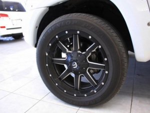 Toyota Tacoma 2015 - Cần bán xe Toyota Tacoma đời 2015, màu trắng, nhập khẩu nguyên chiếc