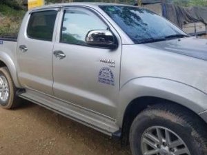 Toyota Hilux   2011 - Bán Toyota Hilux sản xuất năm 2011 xe gia đình, giá chỉ 435 triệu