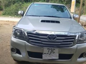 Toyota Hilux   2011 - Bán Toyota Hilux sản xuất năm 2011 xe gia đình, giá chỉ 435 triệu