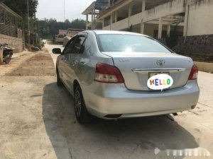 Toyota Vios   2010 - Cần bán Toyota Vios 2010, màu bạc