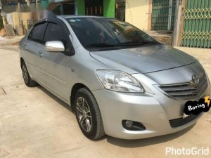 Toyota Vios   2010 - Cần bán Toyota Vios 2010, màu bạc