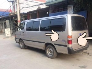 Toyota Van 2004 - Bán Toyota Van sản xuất năm 2004, màu bạc