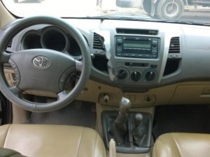 Toyota Hilux 3.0G 4x4 MT 2012 - Bán Toyota Hilux 3.0G 4x4 MT đời 2012, màu đen, nhập khẩu