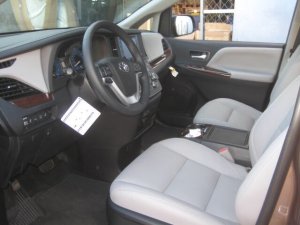 Toyota Sienna Limited 2018 - Bán xe Toyota Siena Limited sản xuất 2018, màu trắng, nhập khẩu Mỹ mới 100%