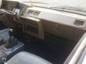 Toyota Van 1985 - Cần bán Toyota Van 1985, màu trắng, giá tốt