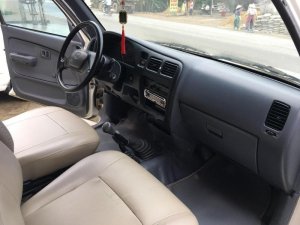 Toyota Hilux 2000 - Cần bán lại xe Toyota Hilux sản xuất năm 2000, màu trắng