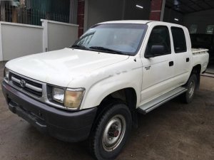 Toyota Hilux 2000 - Cần bán lại xe Toyota Hilux sản xuất năm 2000, màu trắng