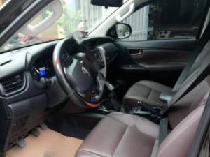 Toyota Fortuner 2.4G 4x2 MT 2017 - Bán Toyota Fortuner 2.4G 4x2 MT 2017, màu đen, nhập khẩu số sàn