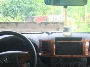 Toyota Hilux 2.5E 4x2 MT 2012 - Bán Toyota Hilux 2.5E 4x2 MT sản xuất năm 2012, màu bạc, nhập khẩu nguyên chiếc số sàn, giá chỉ 388 triệu