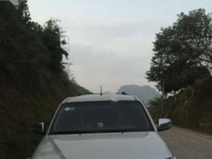 Toyota Hilux 2.5E 4x2 MT 2012 - Bán Toyota Hilux 2.5E 4x2 MT sản xuất năm 2012, màu bạc, nhập khẩu nguyên chiếc số sàn, giá chỉ 388 triệu