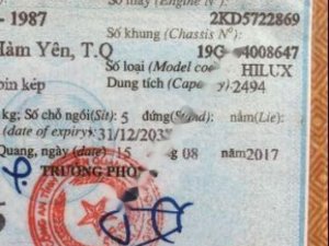 Toyota Hilux 2.5E 4x2 MT 2012 - Bán Toyota Hilux 2.5E 4x2 MT sản xuất năm 2012, màu bạc, nhập khẩu nguyên chiếc số sàn, giá chỉ 388 triệu