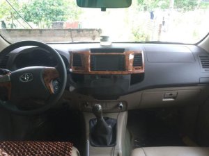 Toyota Hilux 2012 - Bán Toyota Hilux năm sản xuất 2012, màu bạc, giá tốt