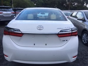 Toyota Corolla 1.8G 2018 - Toyota Nha Trang bán Toyota Corolla 1.8G sản xuất 2018, màu trắng, hỗ trợ ngân hàng