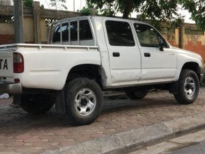 Toyota Hilux GL 2005 - Bán xe Toyota Hilux GL năm 2005, màu trắng, nhập khẩu nguyên chiếc